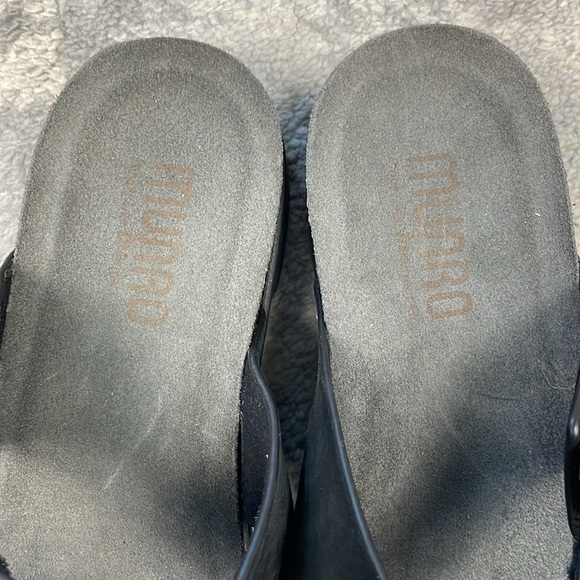 New Munro Jody Slide Sandal Black Nubuck Comfort Sz 8 Narrow - Picture 4 of 15